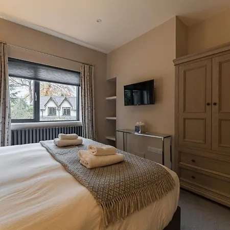 Howe * Bowness-on-Windermere