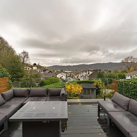 Howe * Bowness-on-Windermere